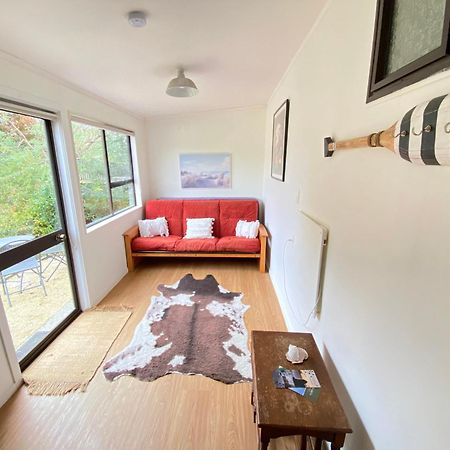 Beachside Gem - Cosy Chalet Parapara Eksteriør billede